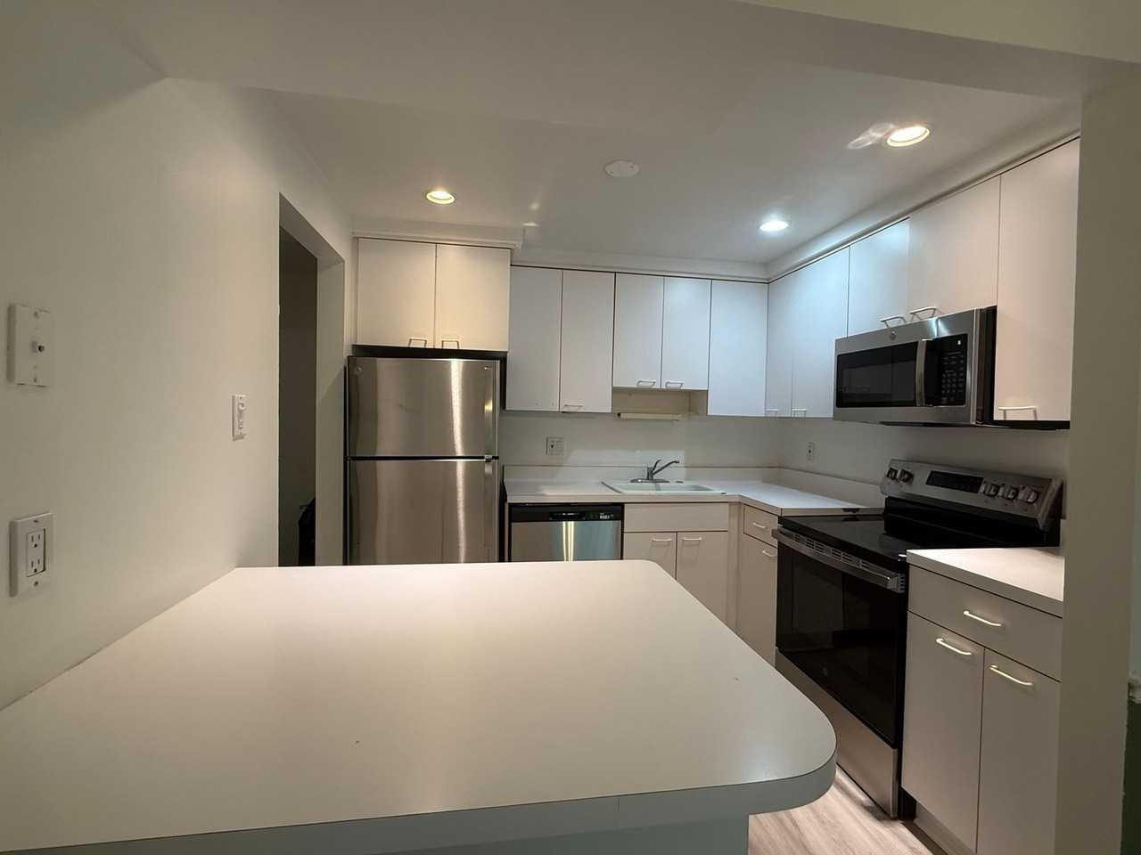 595 Calais Dr - Photo 2 of 11
