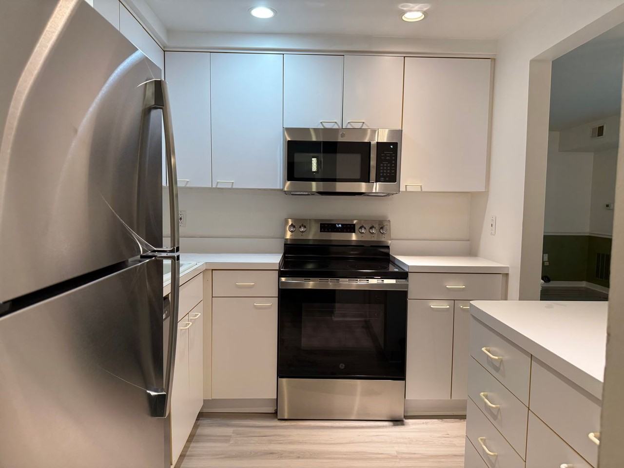595 Calais Dr - Photo 3 of 11