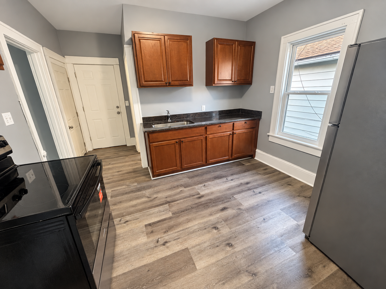 1169 7th Ave - Photo 7 of 23