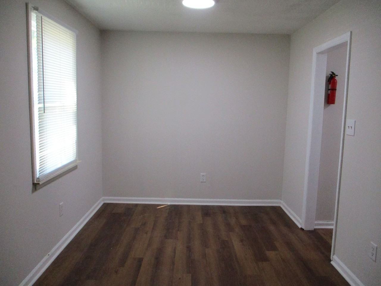 2440 Winston Way - Photo 6 of 11