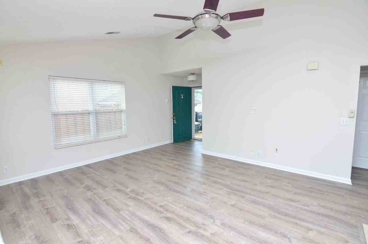 3637 Crossbrooke Dr - Photo 3 of 25