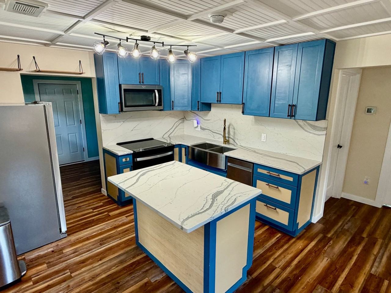 506 S 9th St - Photo 2 of 16