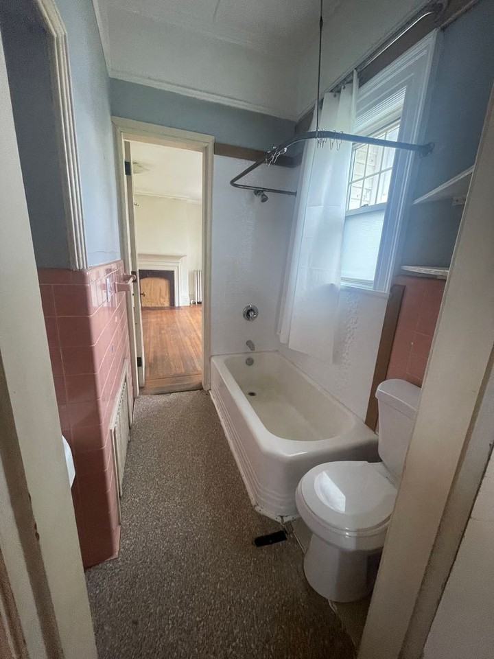 75 Wendell Ave - Photo 4 of 10