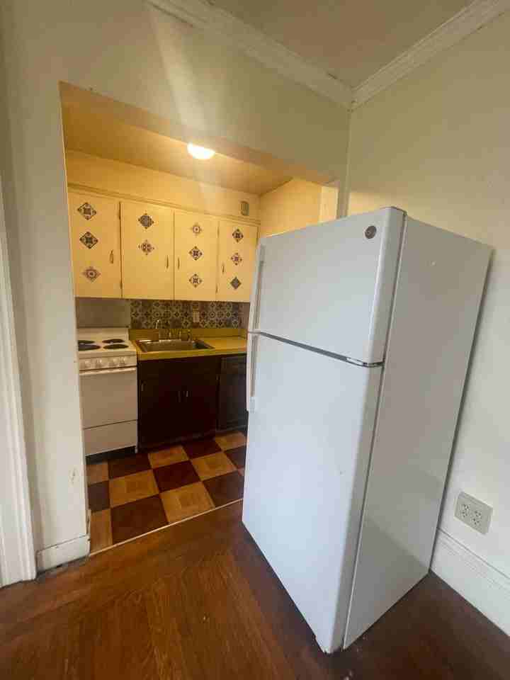 75 Wendell Ave - Photo 7 of 10