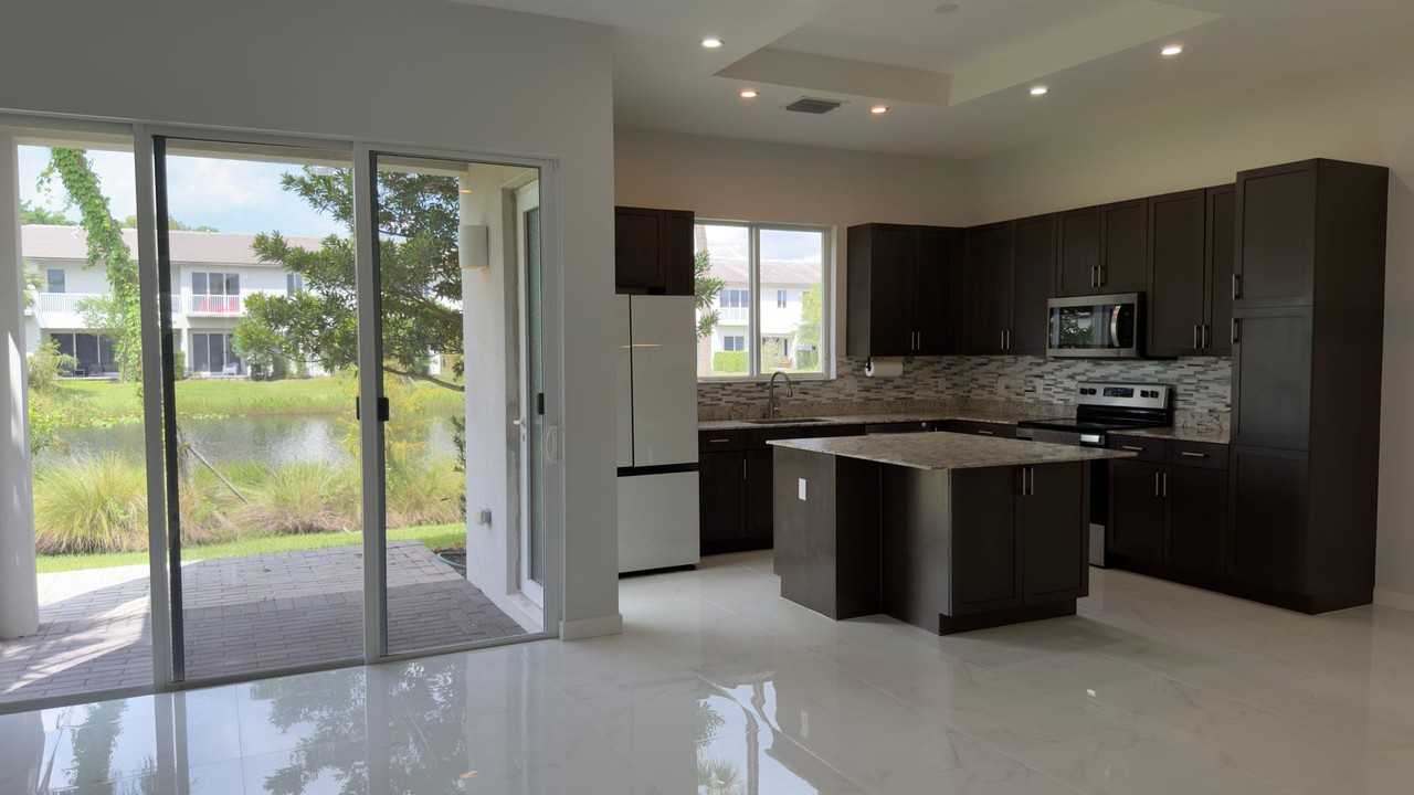 761 Pioneer Way - Photo 3 of 40