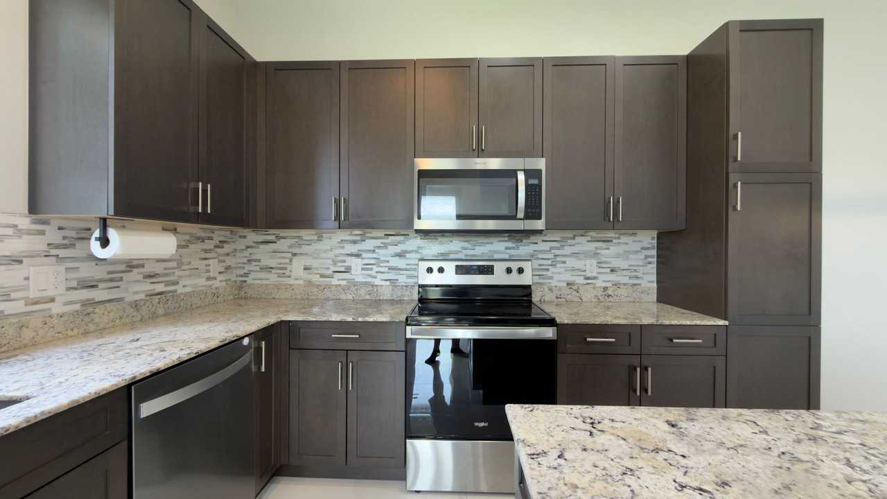 761 Pioneer Way - Photo 5 of 40