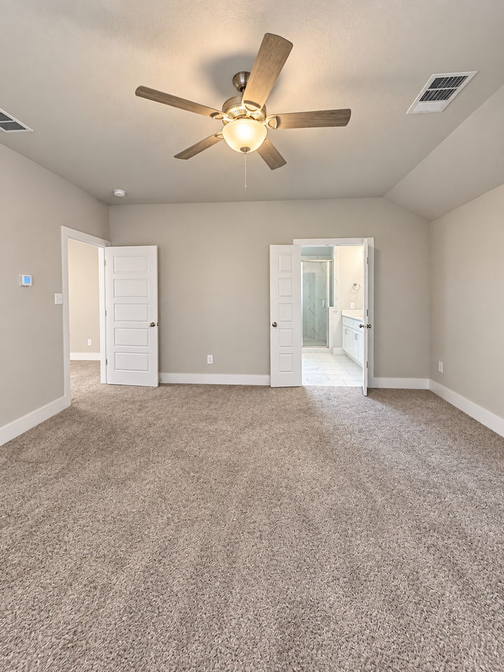 605 The Cottages Dr - Photo 5 of 16