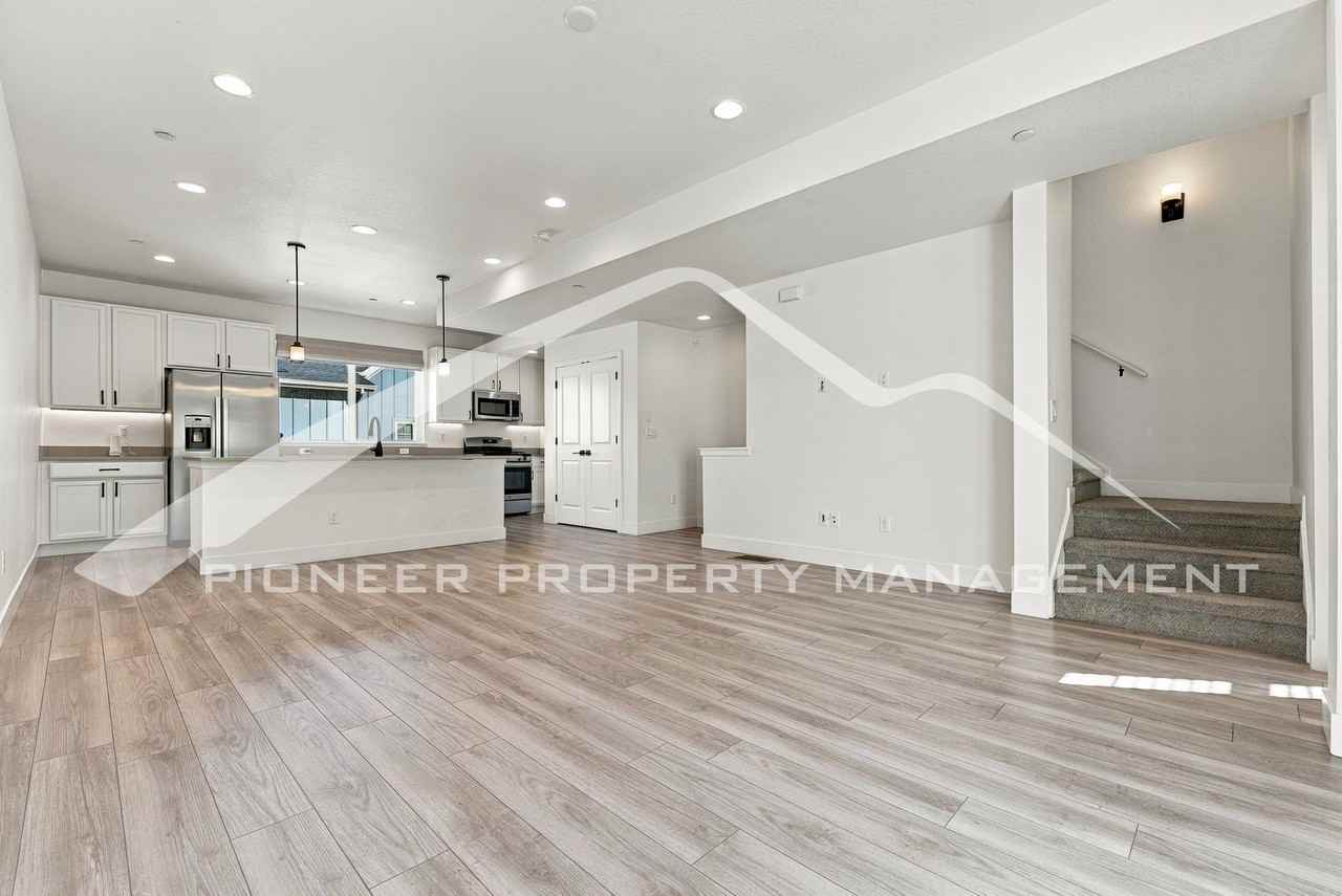 2842 Kendall St - Photo 5 of 22
