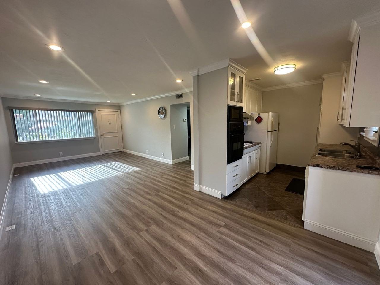 1357 Phelps Ave #4 - Photo 2 of 11
