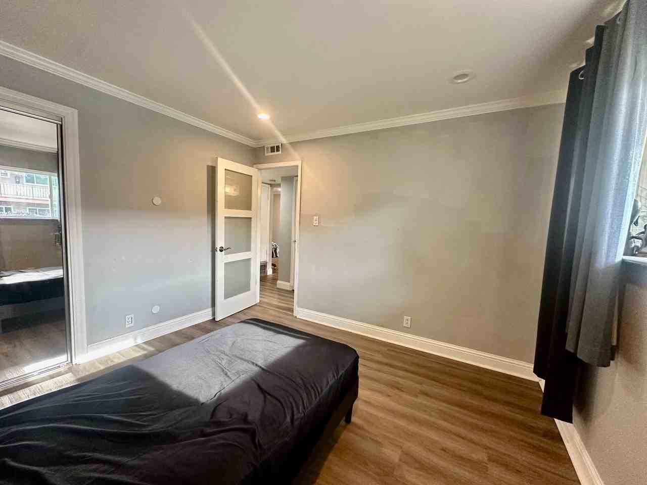 1357 Phelps Ave #4 - Photo 6 of 11