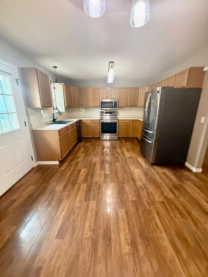1814 Sandstone Dr - Photo 5 of 15