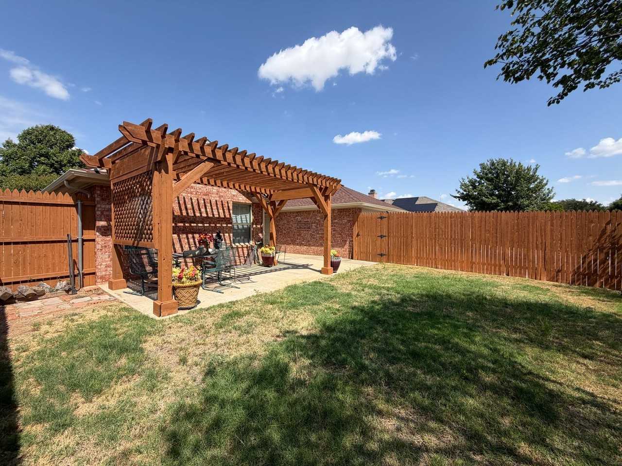 3703 105th St - Photo 3 of 14