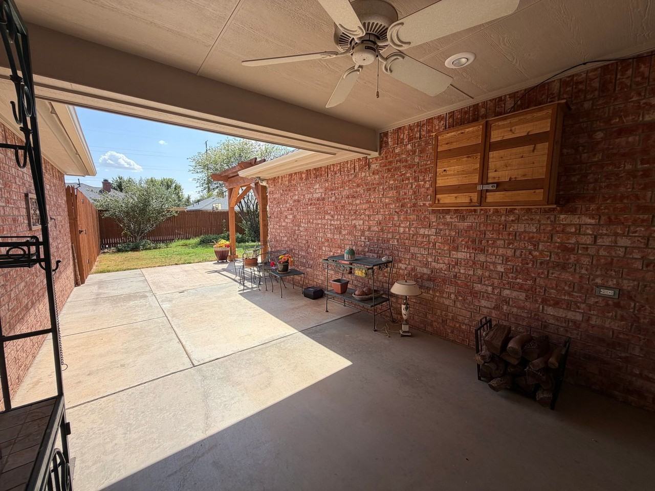 3703 105th St - Photo 4 of 14