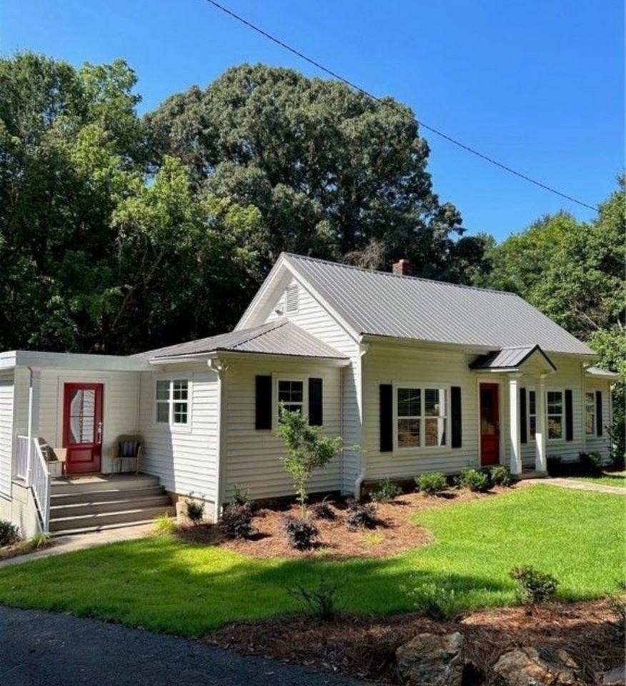 100 Timothy Pl - Photo 2 of 21