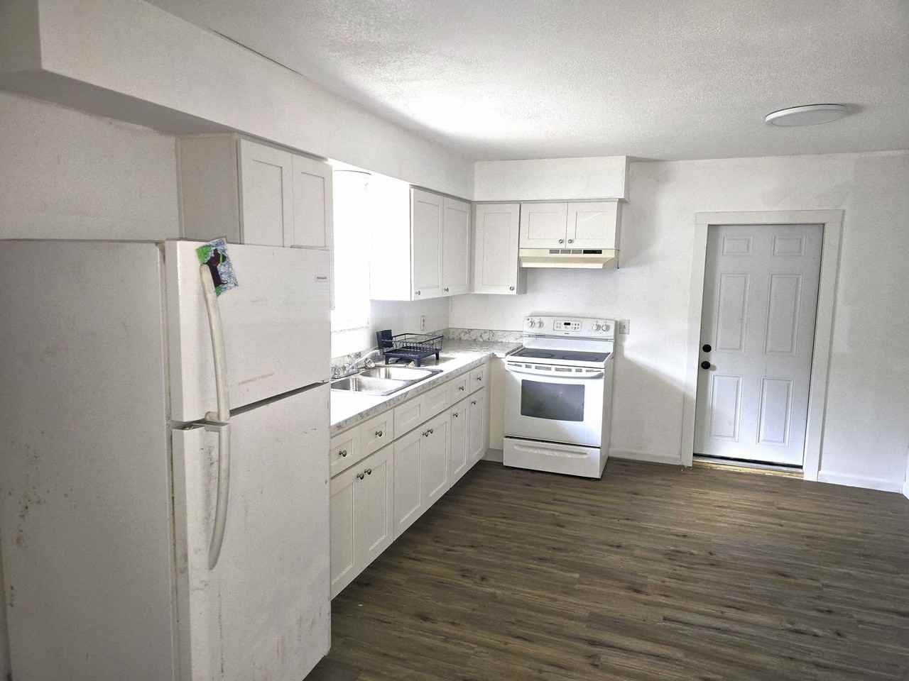 105 Carey St #B - Photo 3 of 7