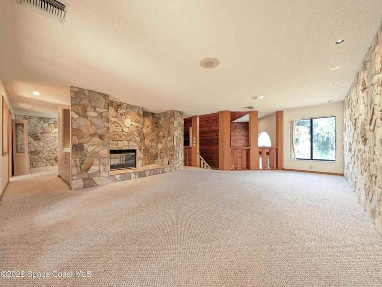 3686 Muirfield Dr - Photo 4 of 40