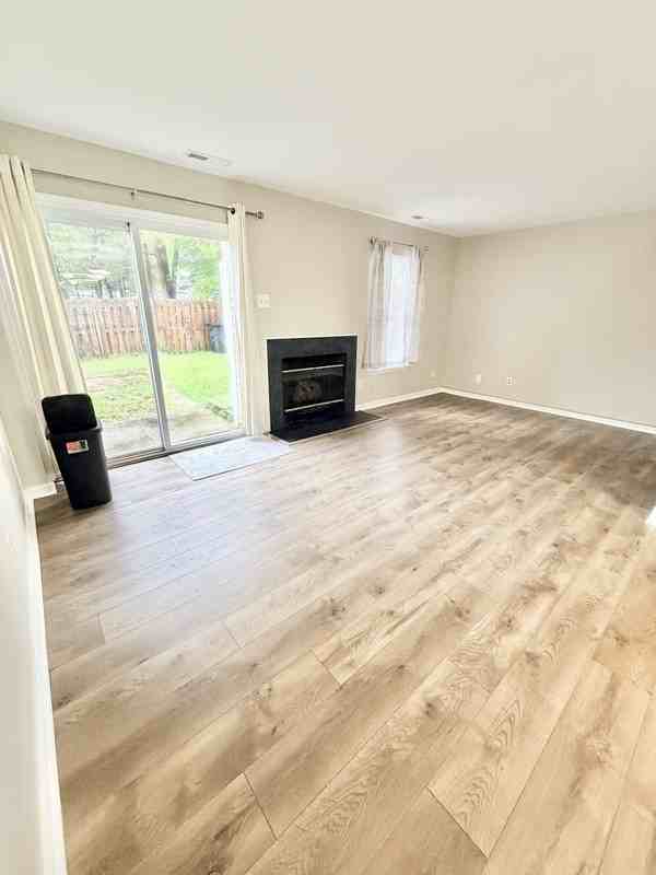 10822 Smithers Ct - Photo 7 of 15