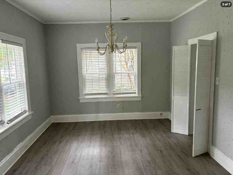 922 Sabot St - Photo 2 of 7