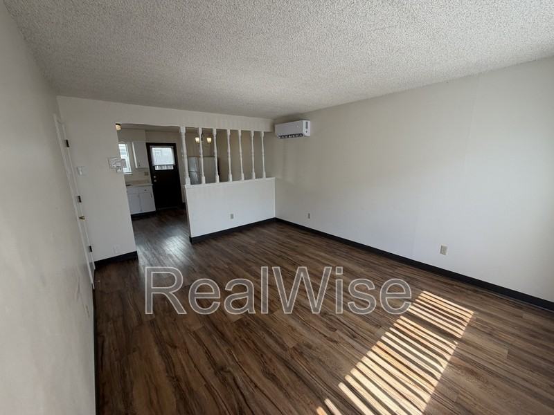 1120 Sw 5th St #A - Photo 4 of 14