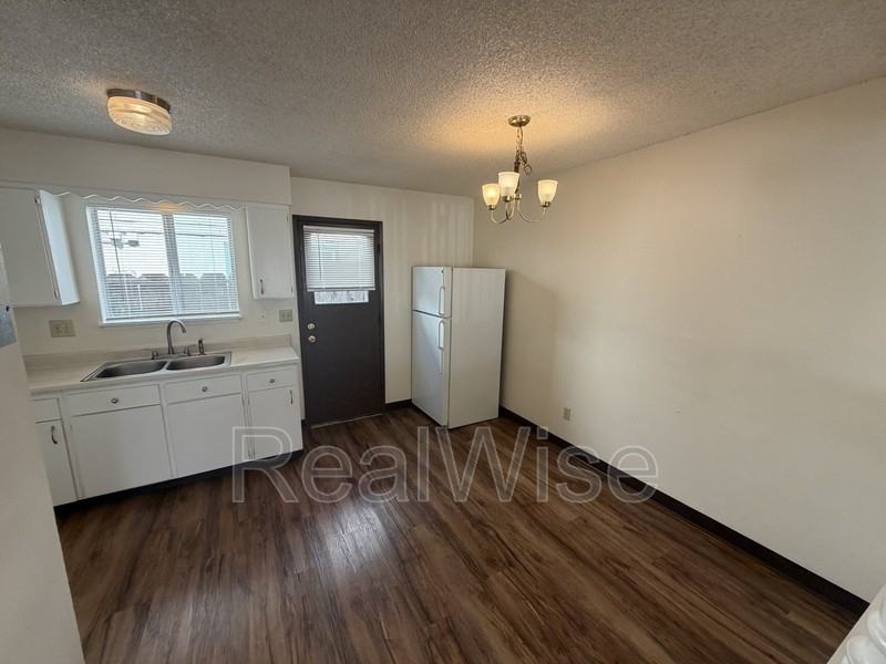 1120 Sw 5th St #A - Photo 2 of 14
