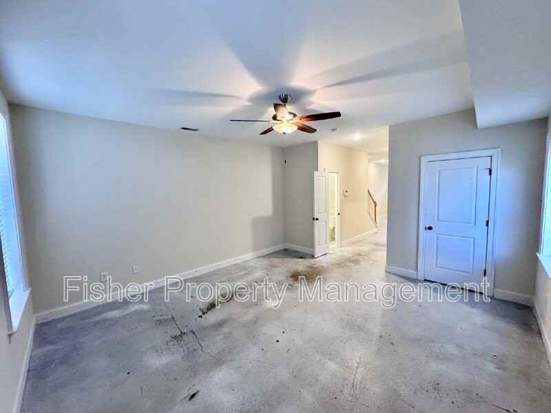 2212 Carrington St - Photo 2 of 31