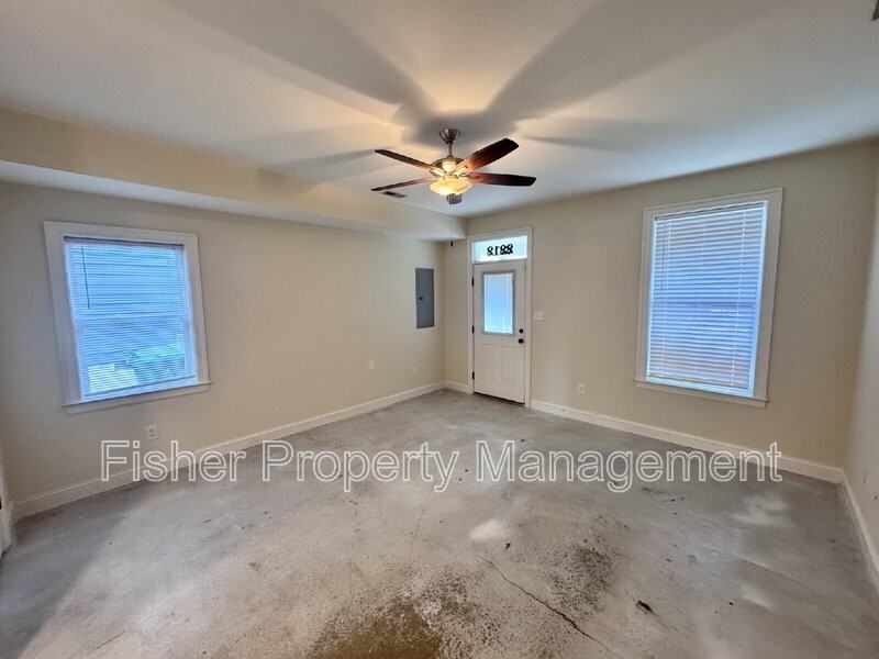 2212 Carrington St - Photo 4 of 31
