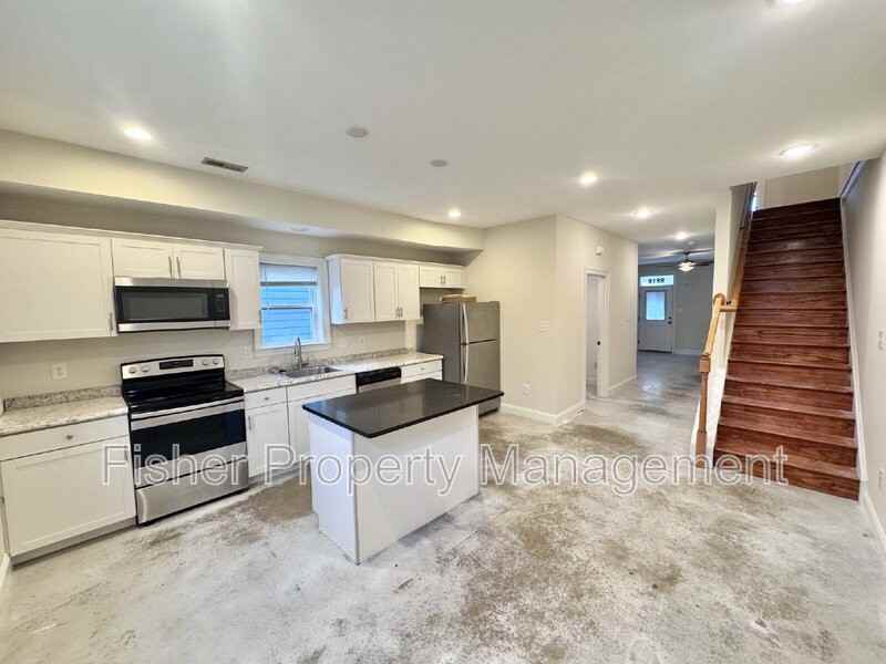 2212 Carrington St - Photo 7 of 31