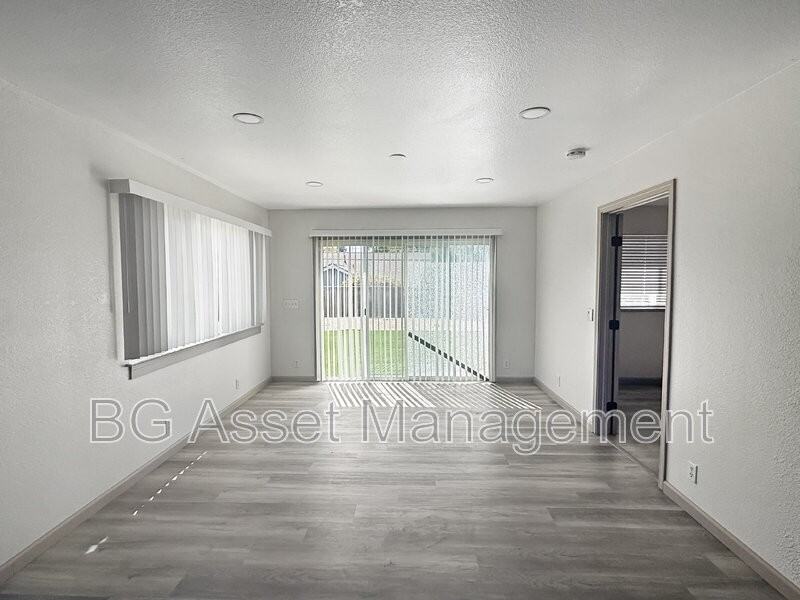 6524 Miles Ln - Photo 3 of 26