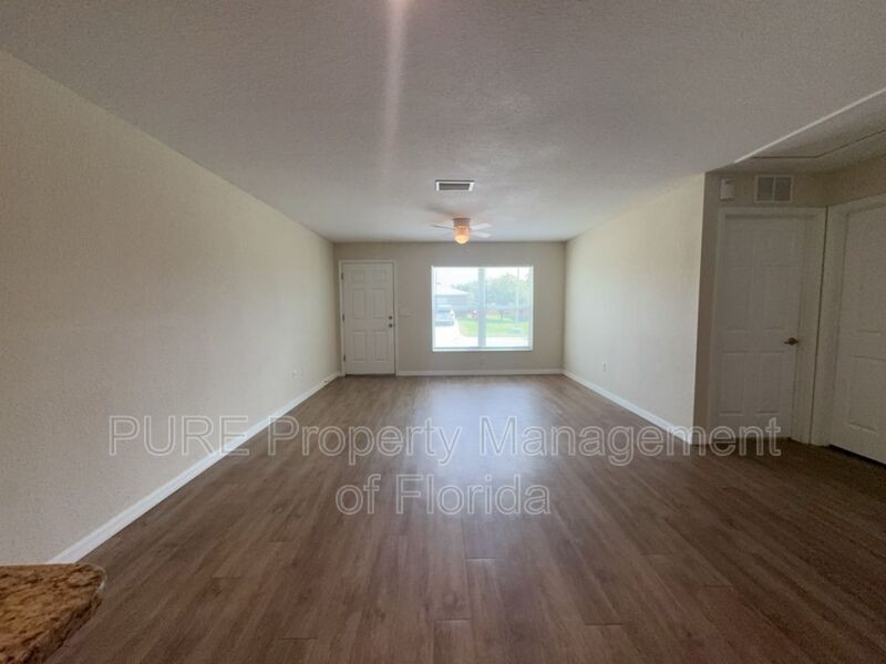 2263 Ne 78th Ln #A - Photo 3 of 33