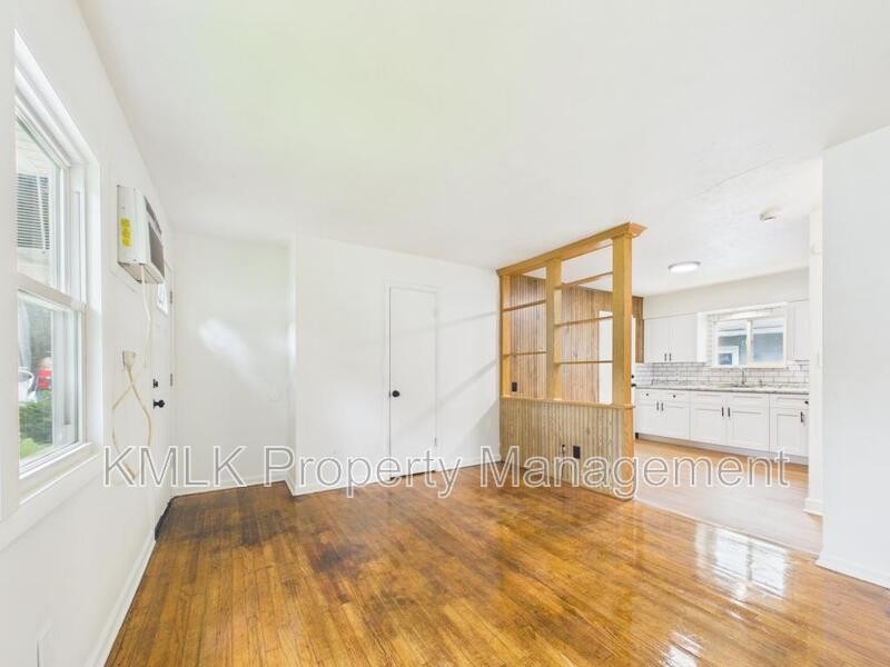 1624 Merrill Ave - Photo 4 of 19