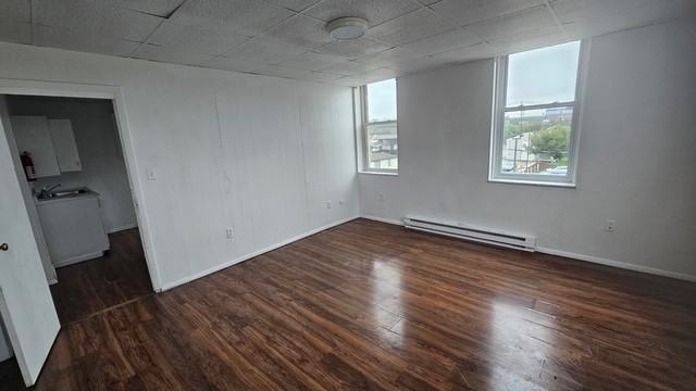 996 Jefferson Avenue - Photo 6 of 9