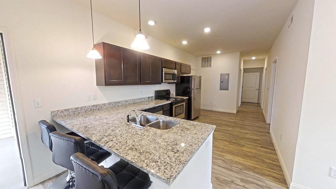 204 S Fifth St - Photo 2 of 45