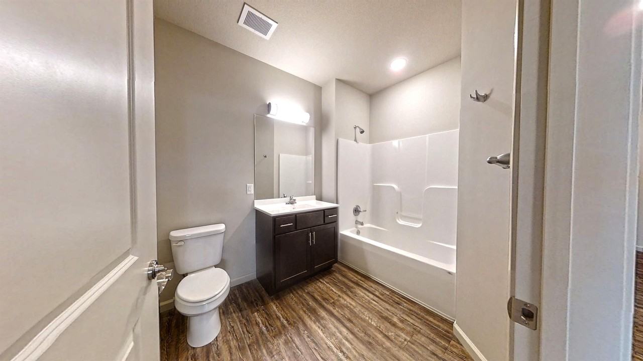 108 E Daniel St - Photo 5 of 50