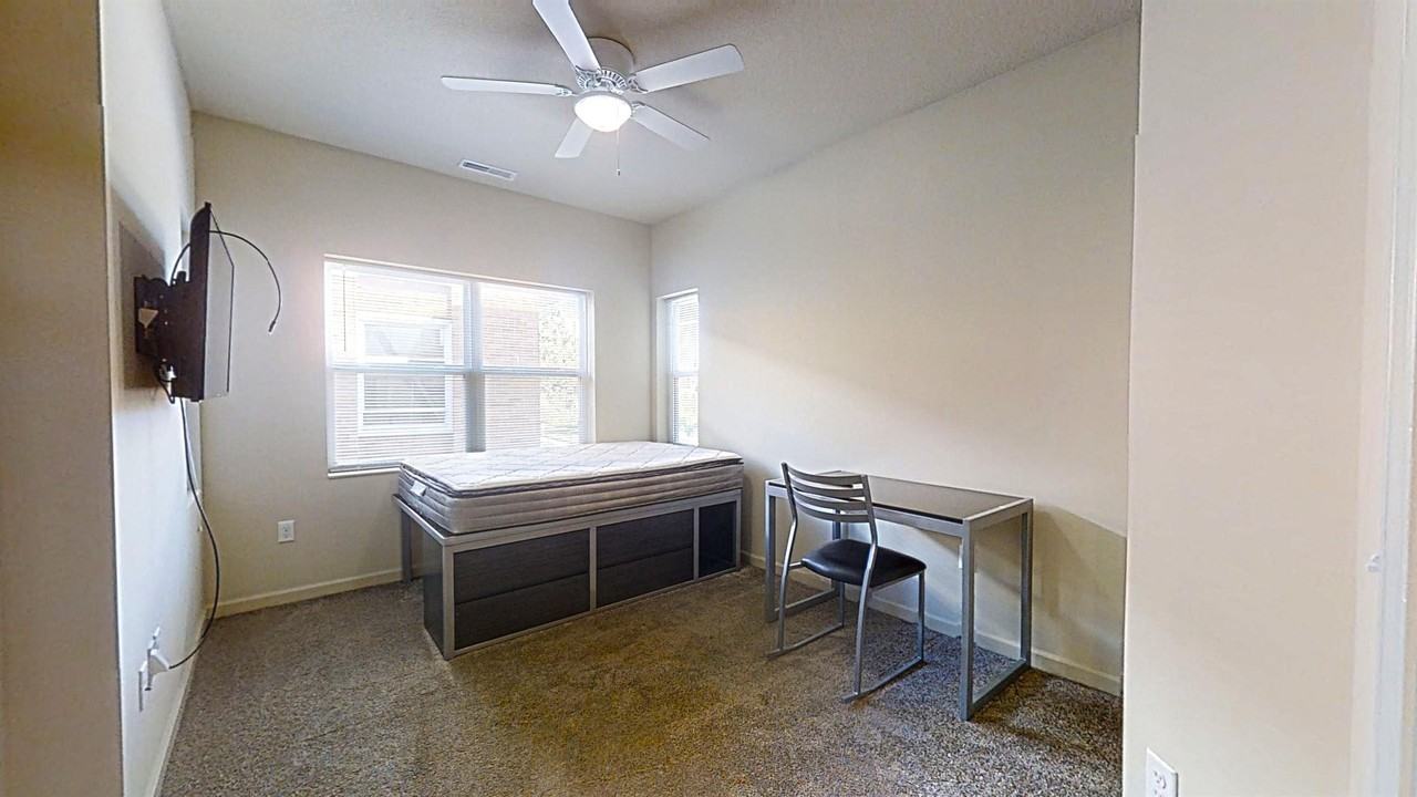 108 E Daniel St - Photo 6 of 50