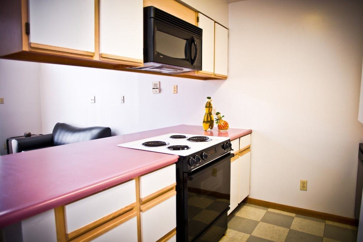 808 S Oak St - Photo 4 of 16