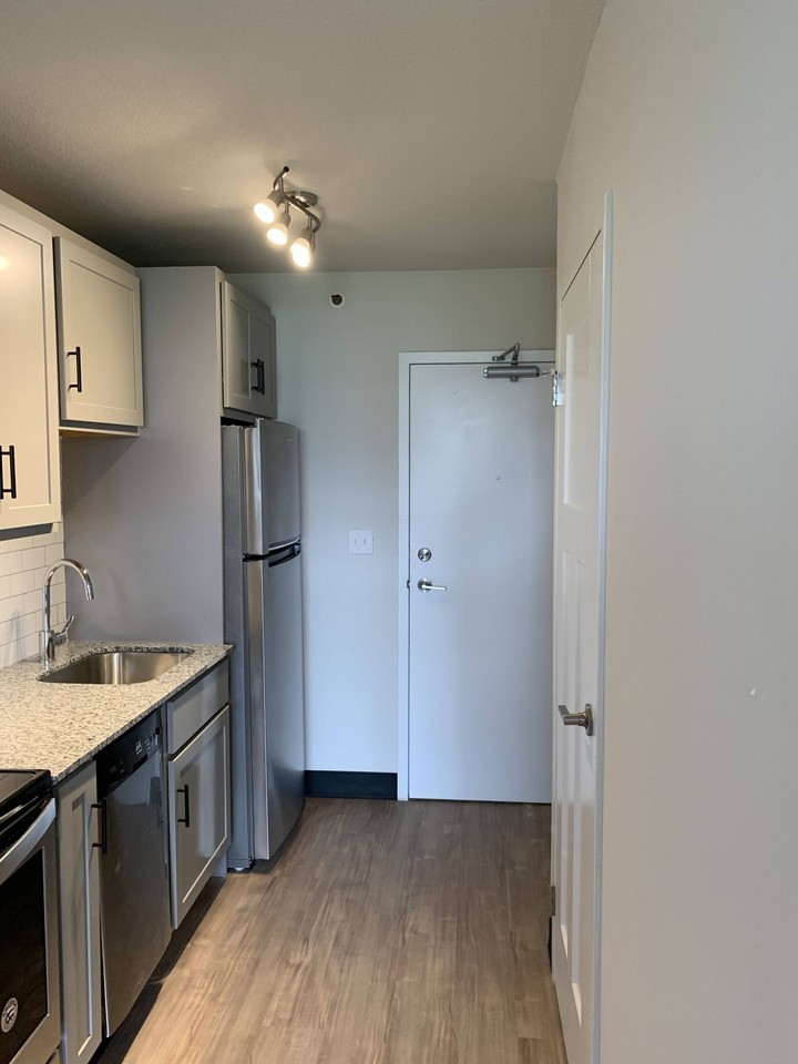 302 S Second St - Photo 3 of 50