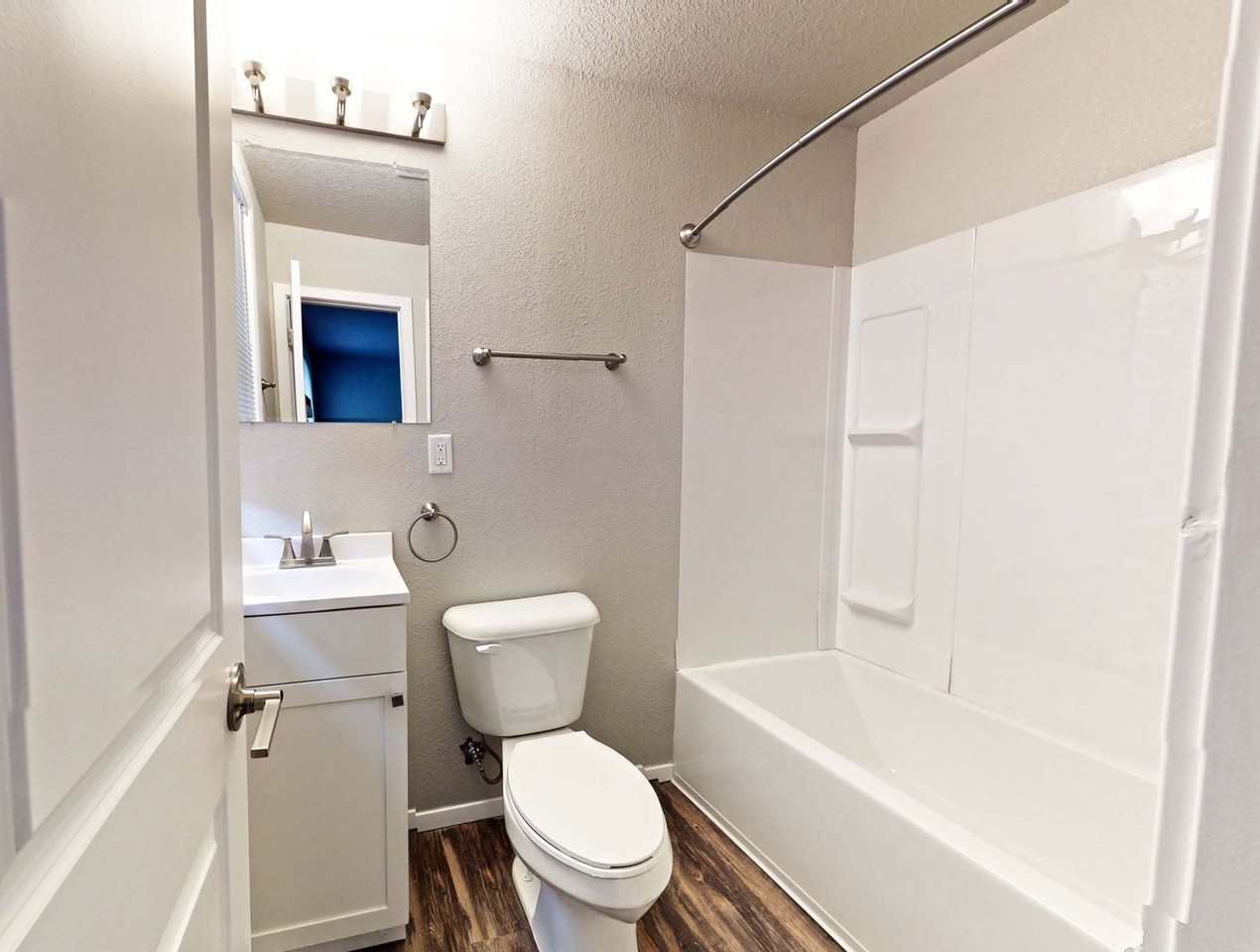 509 E Clark St - Photo 3 of 50