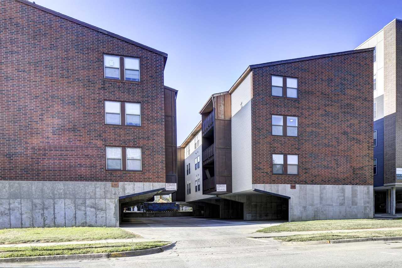 311 E Daniel St - Photo 6 of 12
