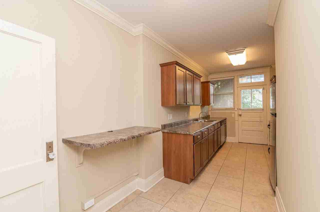 315 Washington Street - Photo 5 of 18