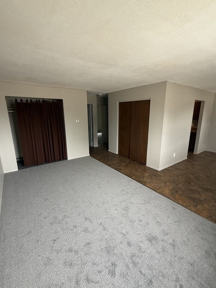 908 East 17th Avenue - Photo 2 of 14
