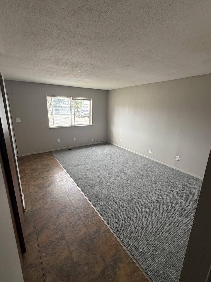 908 East 17th Avenue - Photo 3 of 14