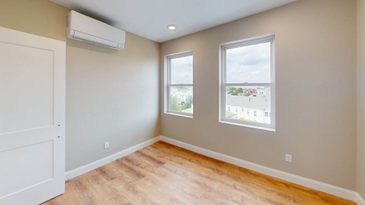 100 Revere Street - Photo 5 of 50