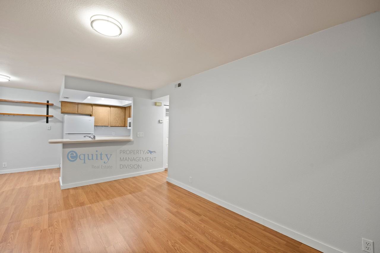 989 Creekhill Ln - FO - Photo 5 of 21