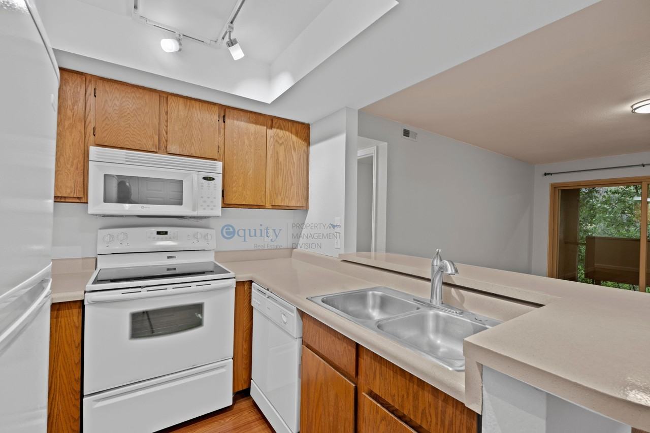 989 Creekhill Ln - FO - Photo 6 of 21