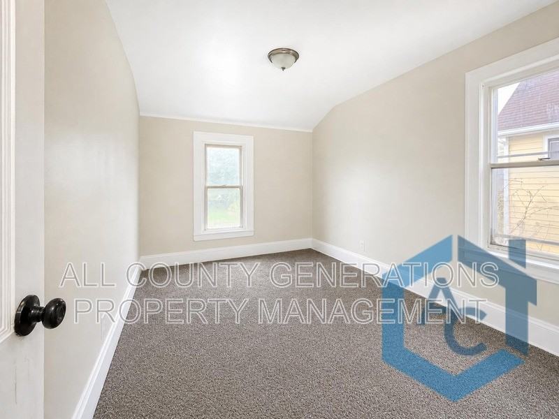 3445 E 146th St - Photo 7 of 12