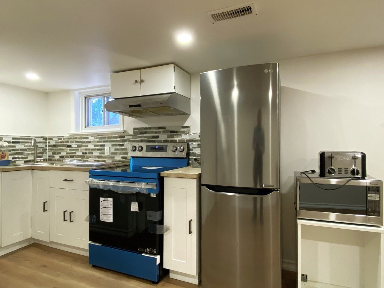 319 Woodmount Avenue - Photo 3 of 9