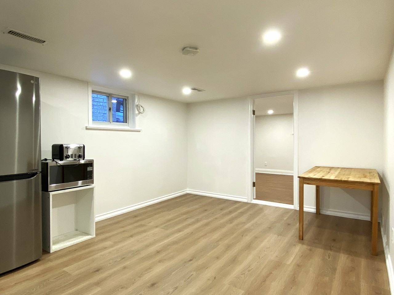319 Woodmount Avenue - Photo 4 of 9