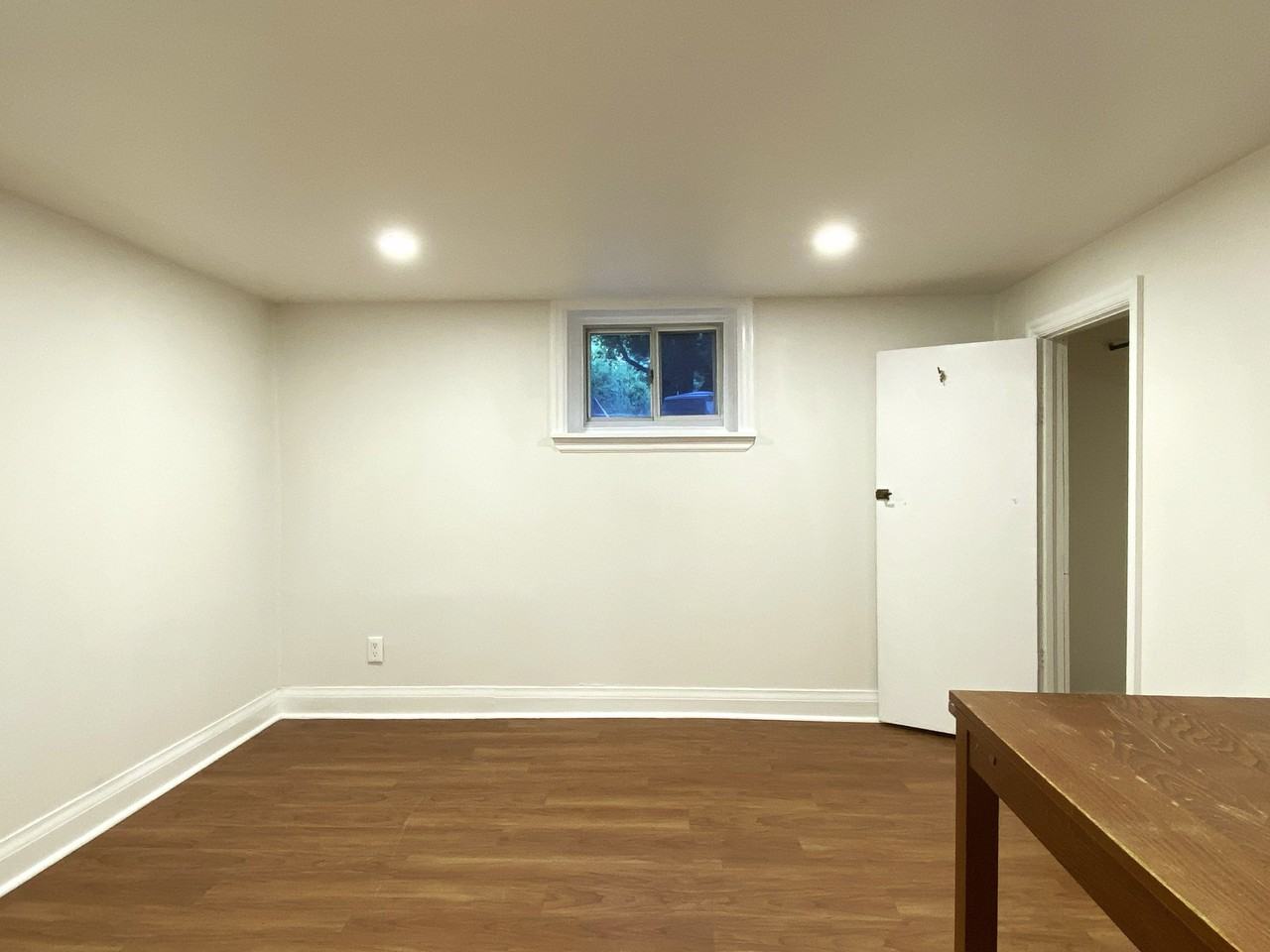 319 Woodmount Avenue - Photo 5 of 9