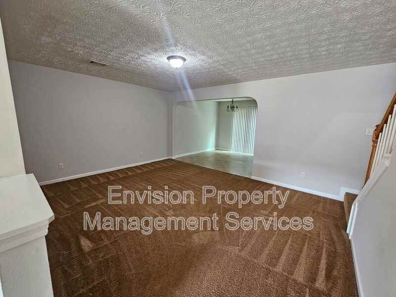 678 Georgetown Ct - Photo 3 of 27