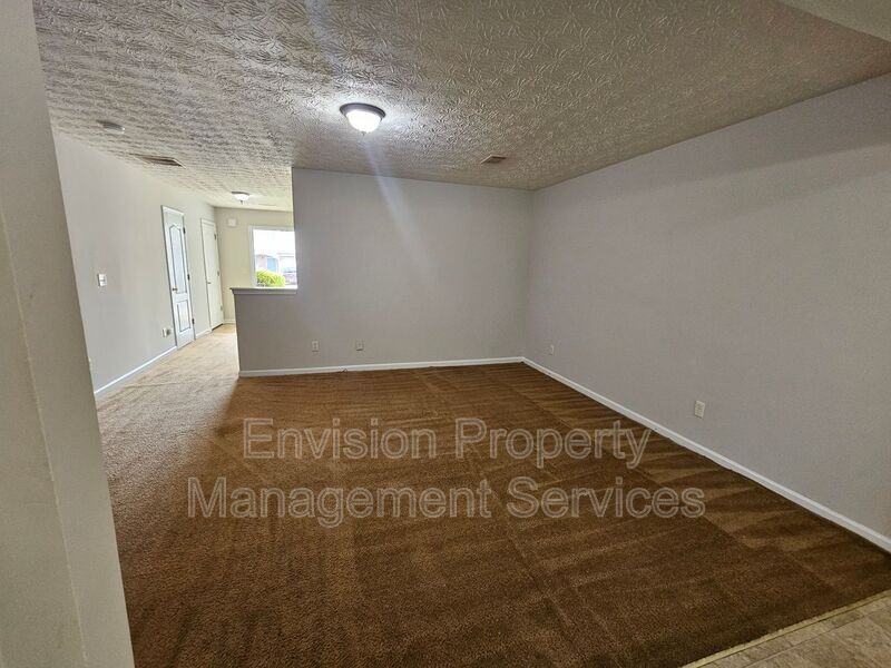 678 Georgetown Ct - Photo 5 of 27